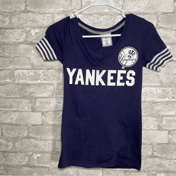 Victoria Secrets New York Yankees t shirt Women's Navy V-Neck tee shirt size XS - Picture 7 of 12